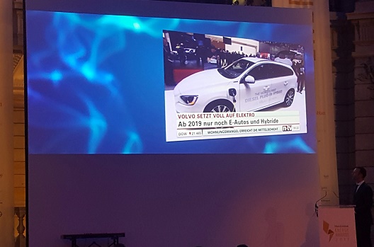 Slide bei den Energy Awards 2017 Volvo schlägt neue Wege ein und setzt ab 2019 auf Elektromobilität