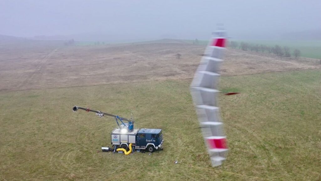 Flugwindkraftanlagen von EnerKite beim Testflug