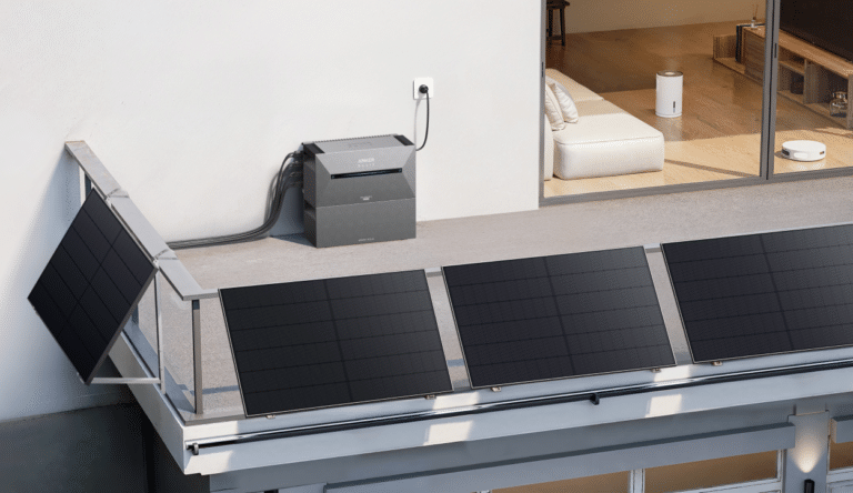 Mini Solaranlage können als Balkonkraftwerk installiert werden. Mit Speicher stellen sie Energie bedarfsweise zur Verfügung.