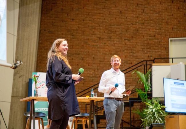 Auf der Bühne des C2C NGO Kongress die Vorstände Nora Sophie Griefahn und Tim Janßen.